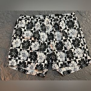 Men’s INC White & Black swim trunks XXL